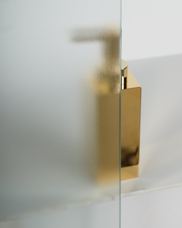 Душевой уголок Gutewetter Slide Square GK-863A 135x95 (золото металлик) фото 4 душевой уголок gutewetter slide square gk-863a 135x95 (золото металлик) фото 4