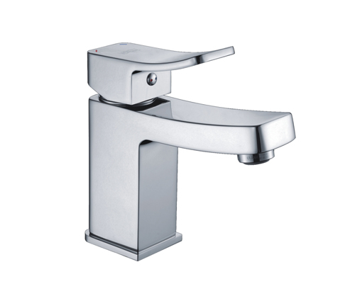 Душевой уголок Gutewetter Slide Rectan GK-863B 140x110 (золото металлик) фото 3 душевой уголок gutewetter slide rectan gk-863b 140x110 (золото металлик) фото 3