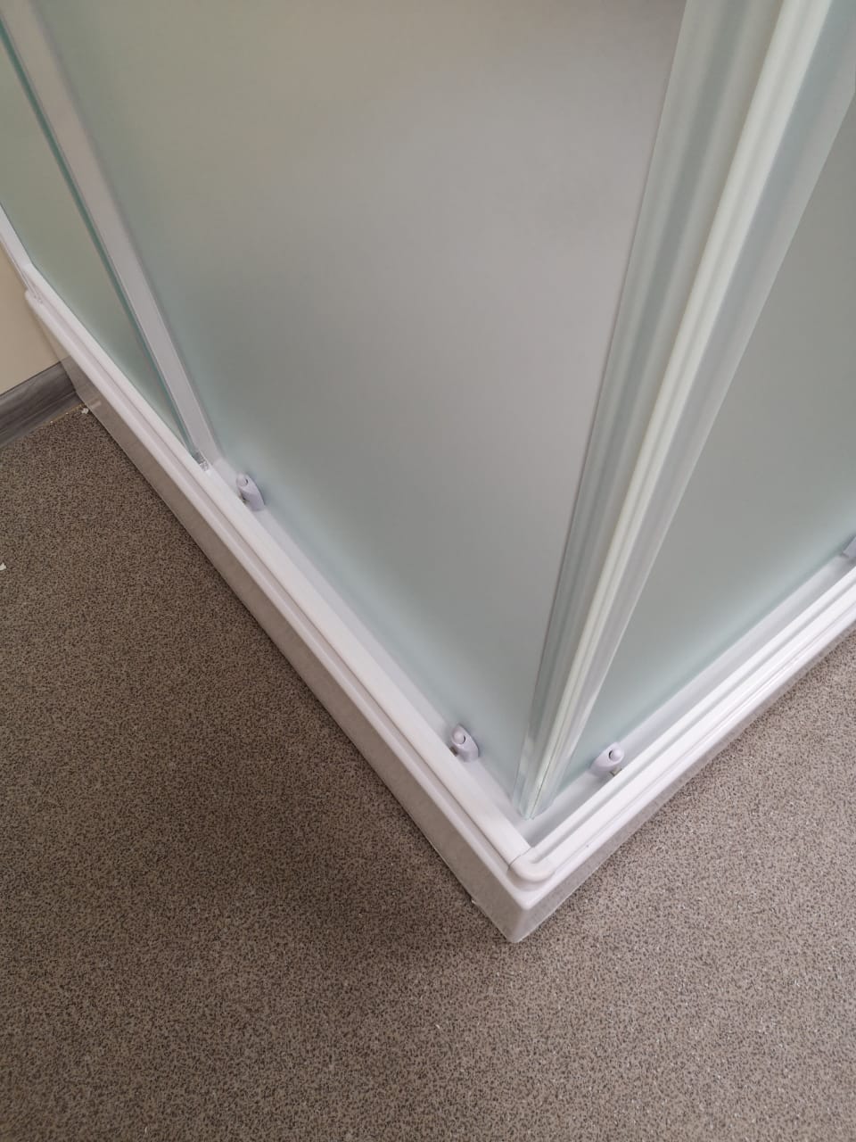 Душевой уголок Gutewetter Practic Rectan GK-404 100x85 (матовый хром/стекло бесцветное) фото 10 душевой уголок gutewetter practic rectan gk-404 100x85 (матовый хром/стекло бесцветное) фото 10