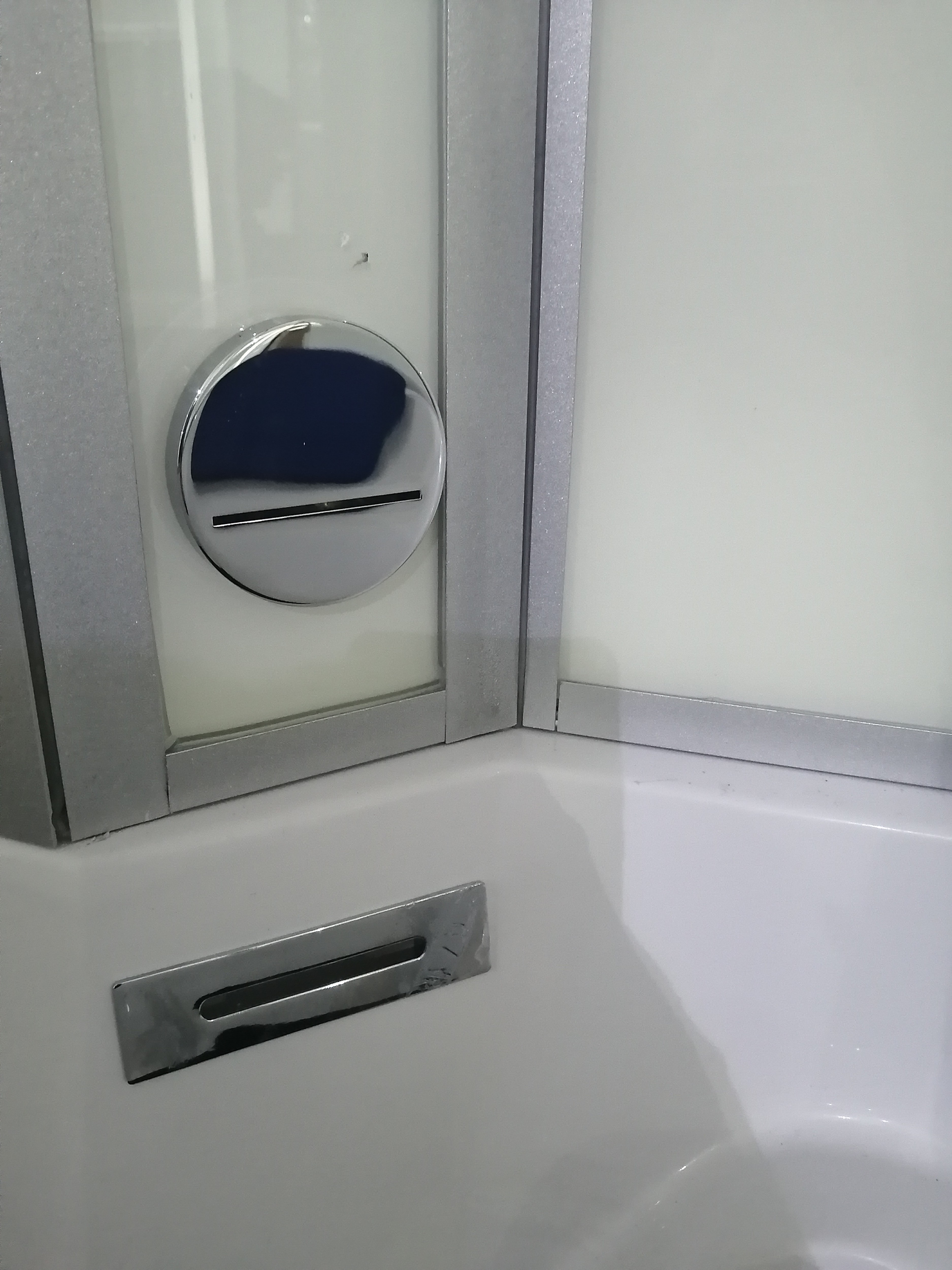 Шторка на ванну Gutewetter Trend Pearl GV-862A 100x160 (бронза) фото 14 шторка на ванну gutewetter trend pearl gv-862a 100x160 (бронза) фото 14